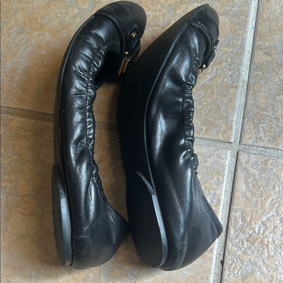 Tory Burch Black Leather Loafers with Gold Hardware - Picture 3 of 9